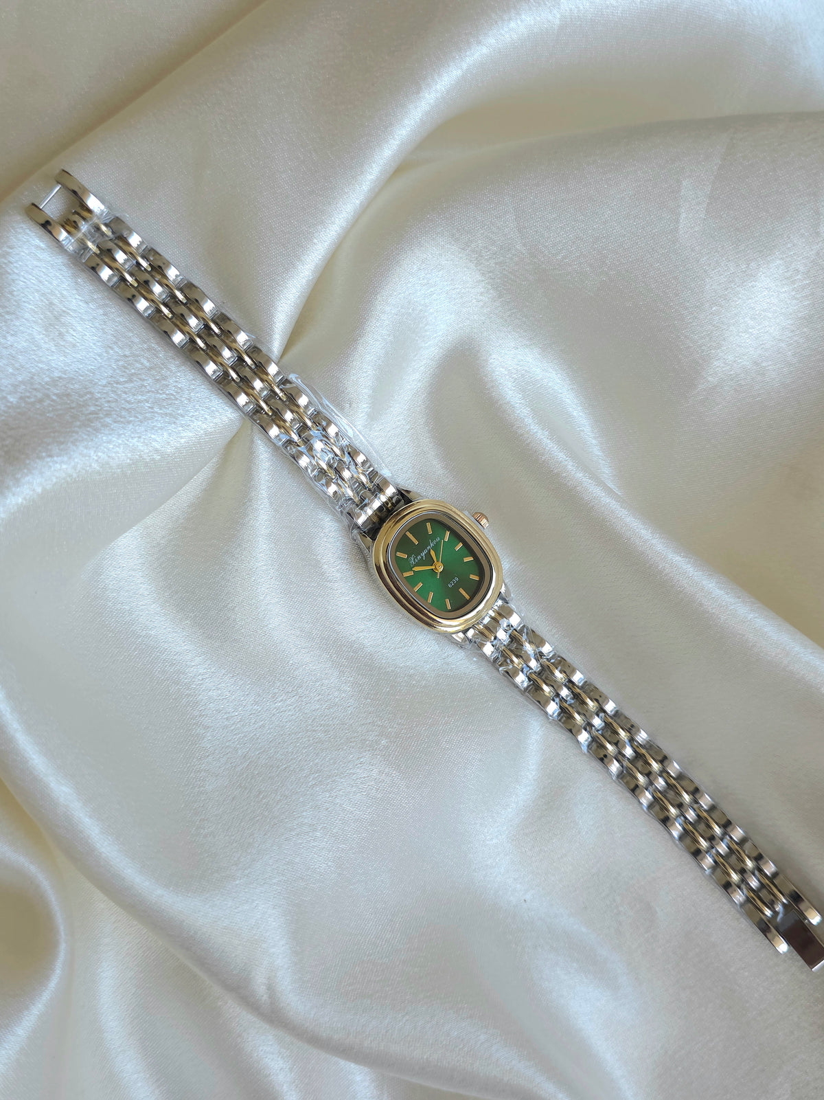 Green Dial Elegant Watch
