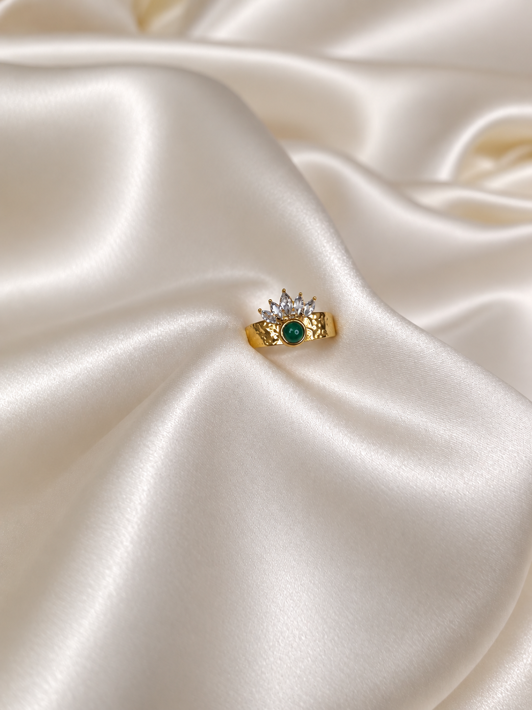 Emerald Crown Ring ( Adjustable )
