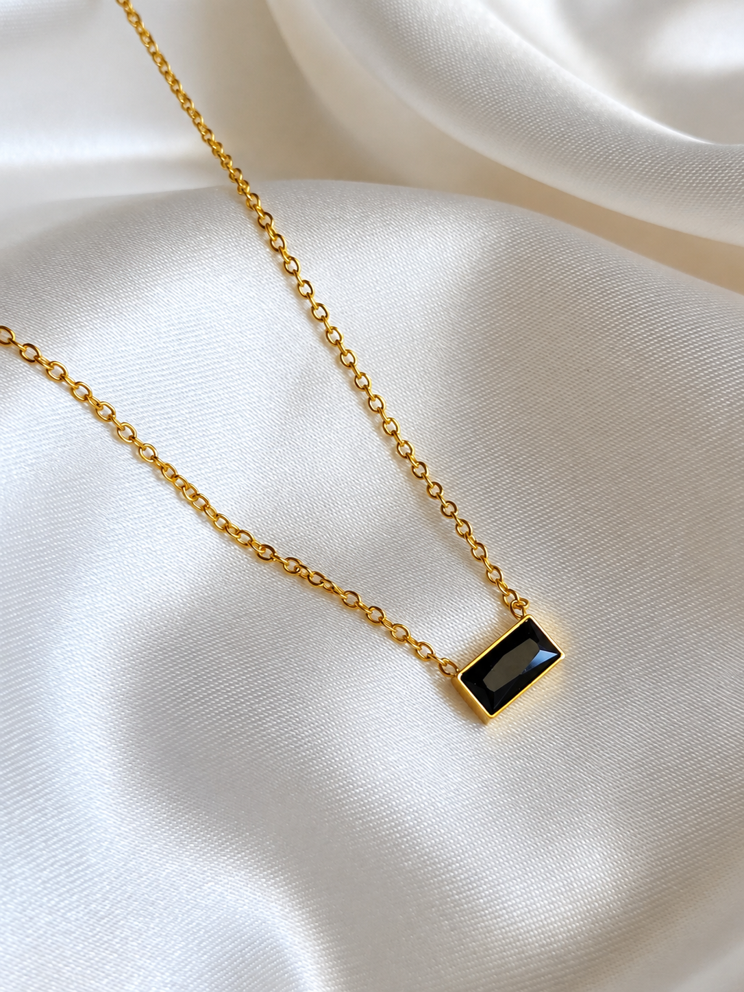 Black Bar Neckchain