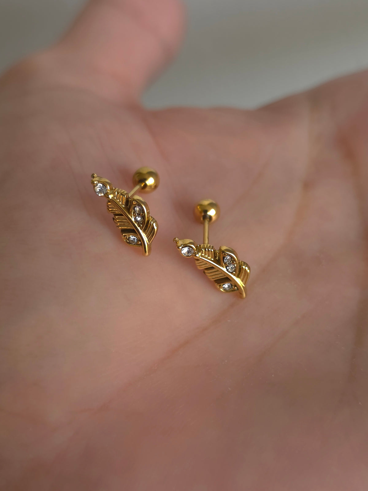 Feather Shine Ball Back Studs