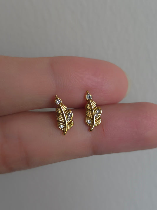Feather Shine Ball Back Studs