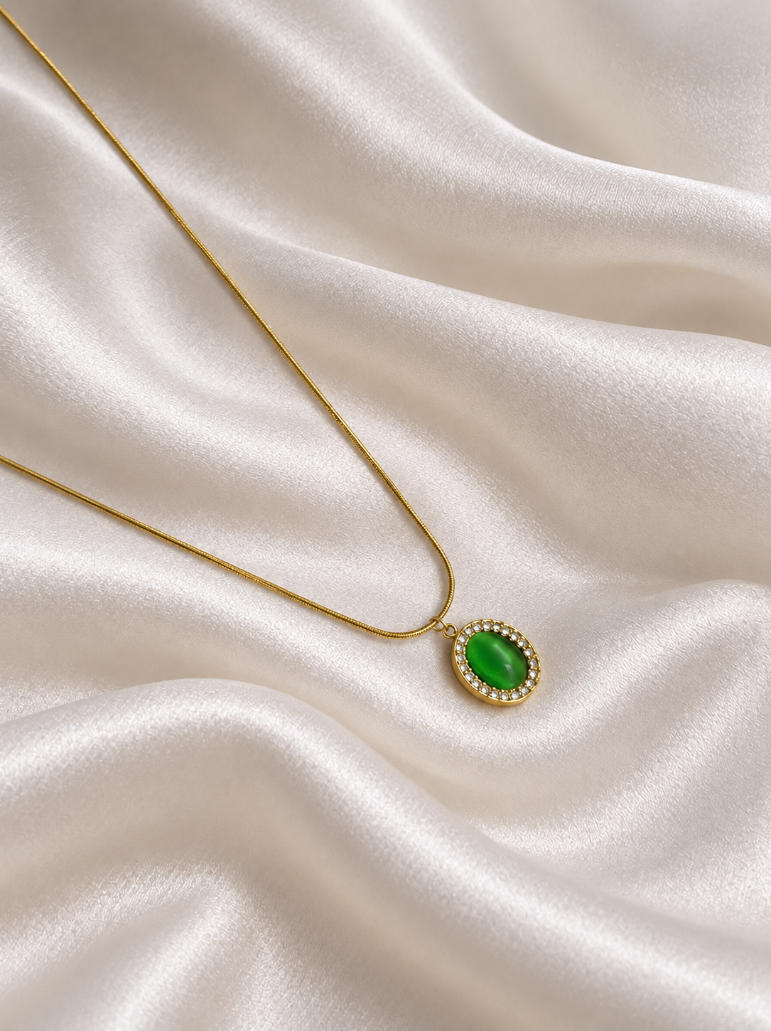 Emerald Oval Grace Necklace