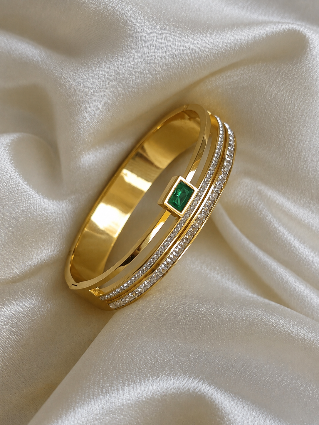 Royal Emerald Bangle Bracelet