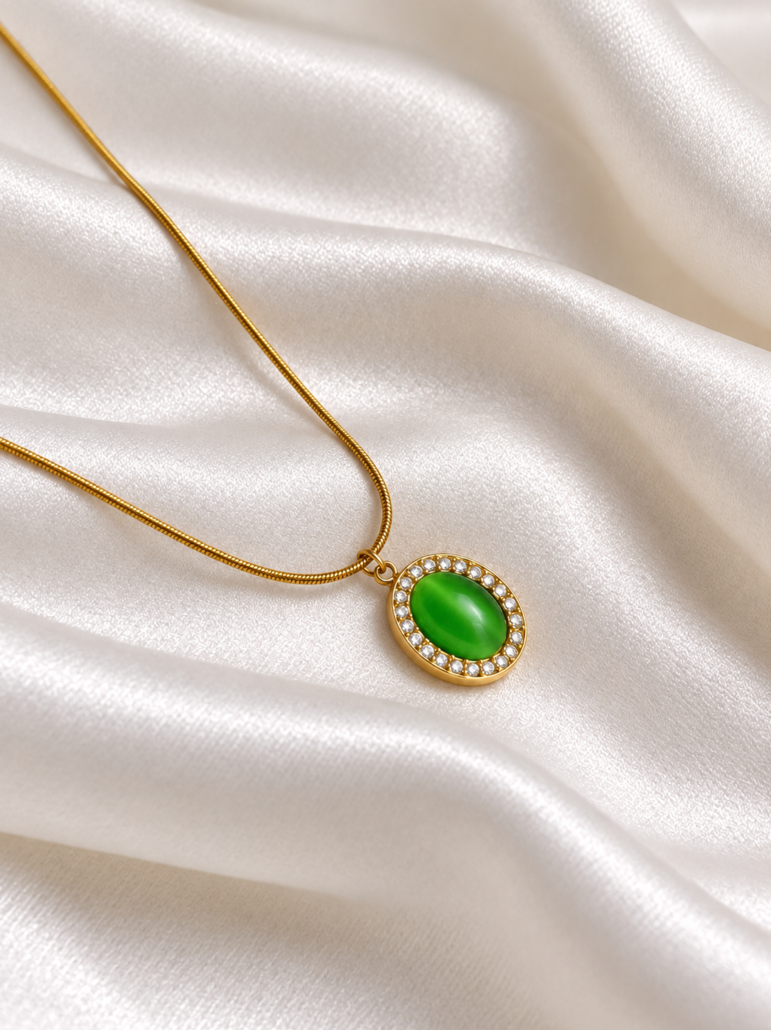 Emerald Oval Grace Necklace